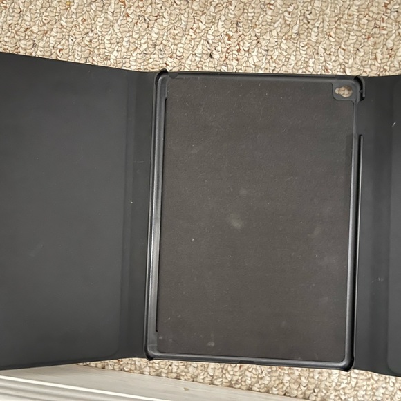 Kate Spade iPad case + Kate Spade ID lanyard EUC - Picture 2 of 8